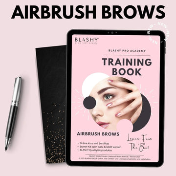 Das Tablet zeigt das E-Book Trainingshandbuch - Airbrush Brows zum DOWNLOAD von Lash&Brow Academy Online an. Blashy Shop