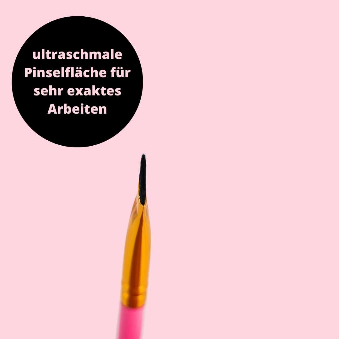 Der BLASHY STYLING PINSEL für Augenbrauen in Rosa von Blashy, schräg und gerade, ideal zum Stylen. Blashy Shop