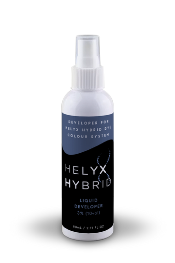 Eine weiße Flasche mit der Aufschrift Elleebana Helyx Flüssig-Entwickler, 80ml zum intensiven Färben mit dem Hybrid Dye Colour System. Blashy Shop