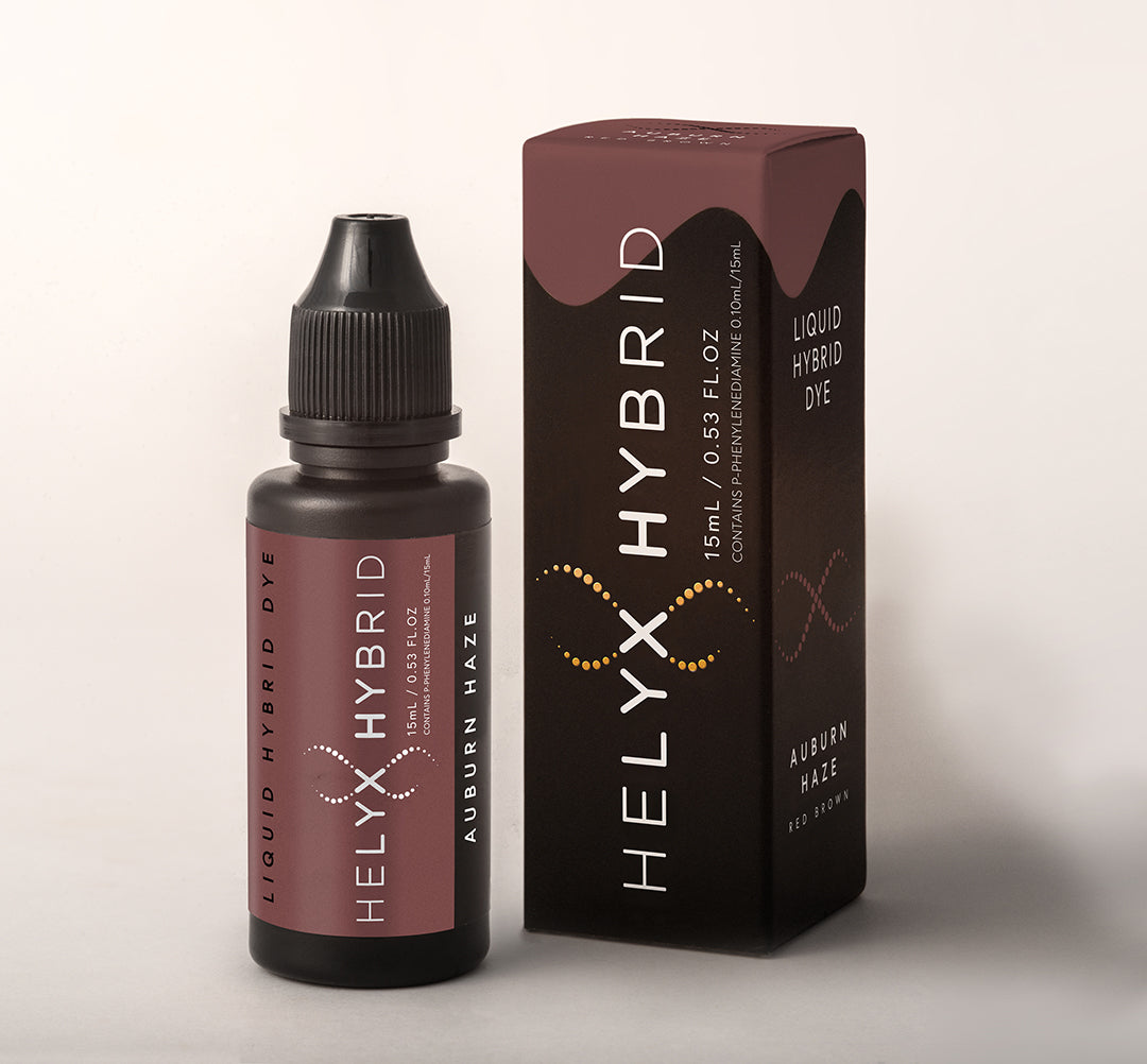 Ein Flakon von Elleebana Helyx Hybrid Farben, 15ml, steht neben seiner Schachtel auf einem neutralen Hintergrund. Blashy Shop