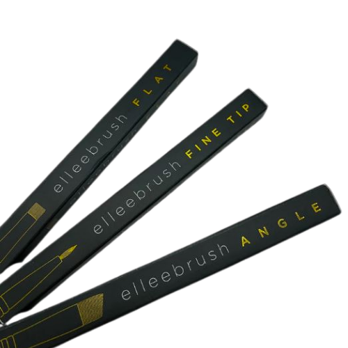 Elleebana Pinsel 3er Set - ELLEEBRUSH: Drei schwarze Boxen mit der Aufschrift FLAT, FINE TIP, ANGLE auf weißem Hintergrund. Blashy Shop