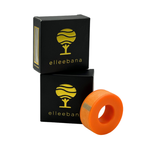 Zwei schwarze Elleebana-Schachteln mit goldenen Logos, gestapelt neben einem orangefarbenen Elleebana Silkon Tape auf weißem Hintergrund. Blashy Shop