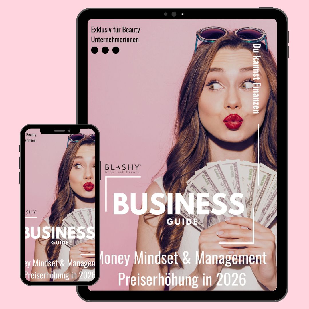 Eine Frau mit Bargeld steht vor Pink und zeigt das E-Book Money Mindset & Management der Lash&Brow Academy, ein Business Guide. Blashy Shop