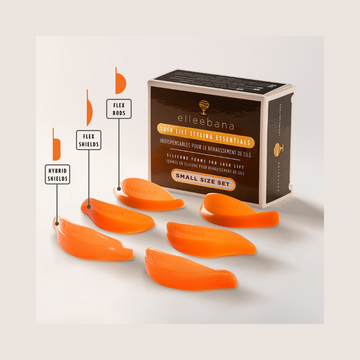 Eine Schachtel mit der Aufschrift *NEU* Elleebana Flex Silikonpads - Kombi Größe S enthält sechs orangefarbene Pads mit illustrierten Etiketten. Blashy Shop