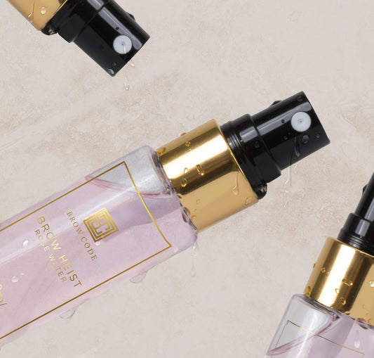 Drei Flaschen Brow Code Rosenwasser Spray 30ml, ideal zum Aktivieren von Brow Soap und zur Pflege der Brauen. Blashy Shop