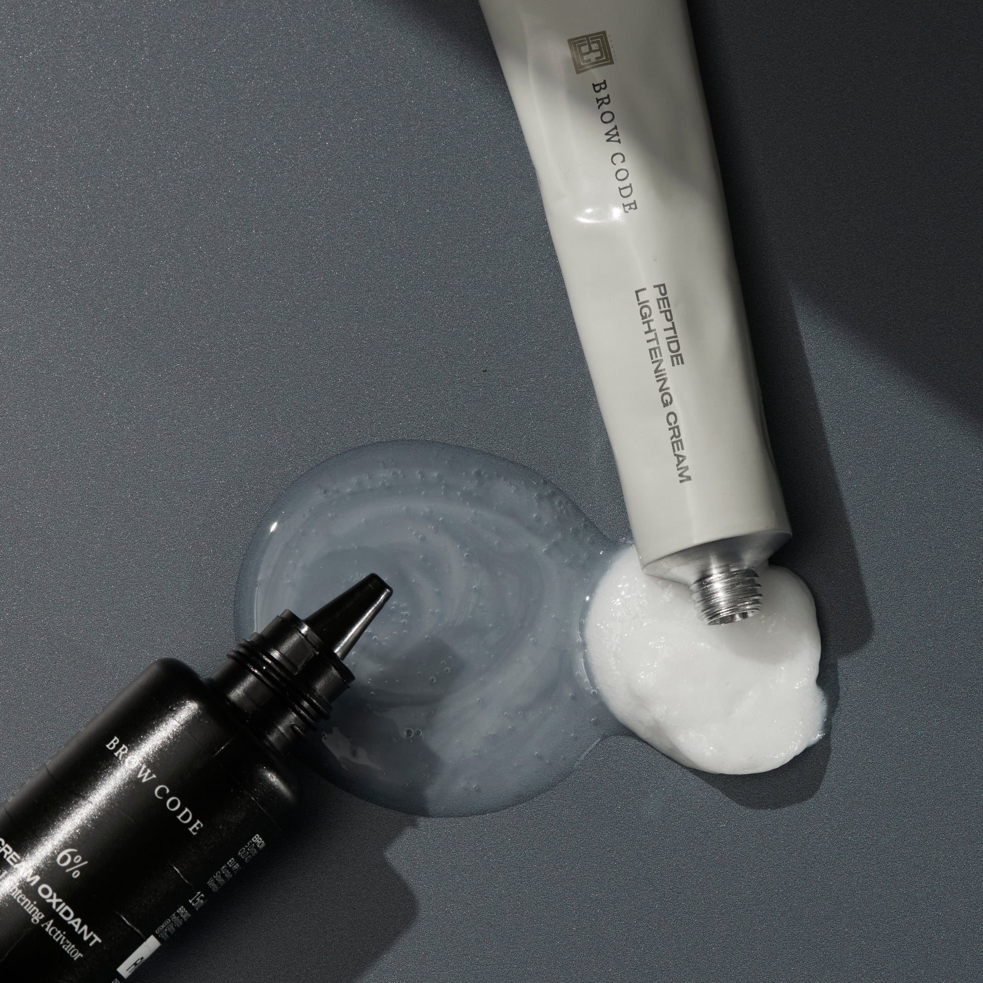 Zwei Tuben des Brow Code STARTER KIT Lemon Lights - ideal für das Aufhellen und Bleichen Ihrer Augenbrauen. Blashy Shop