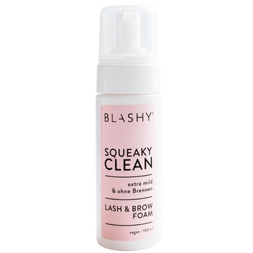 Eine weiße und rosafarbene 60 ml Flasche Blashy Squeaky Clean Lash & Brow Schaum, vegan & sanft. Blashy Shop