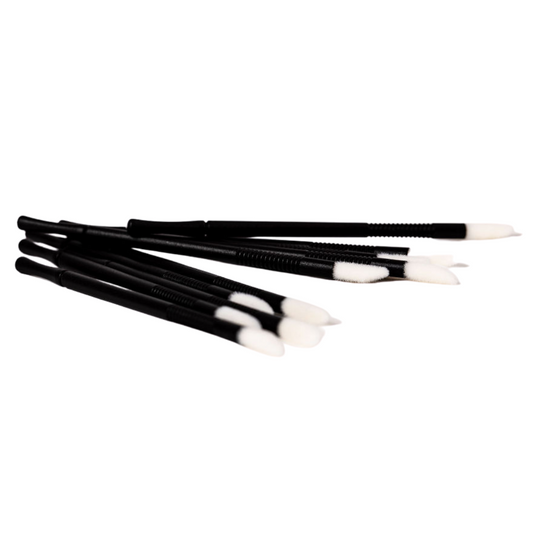 Blashy C Fusselfreier Lippenstift Applikator schwarz, 50 Stück, angeordnet auf weißem Hintergrund. Blashy Shop
